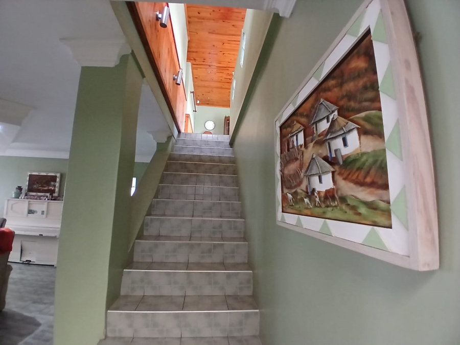 4 Bedroom Property for Sale in Devon Park Western Cape